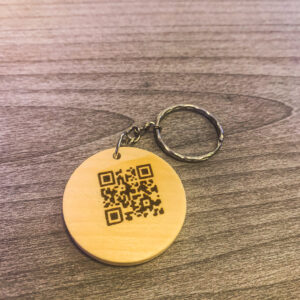 Houten Sleutelhanger met custom QR code, foto of tekst